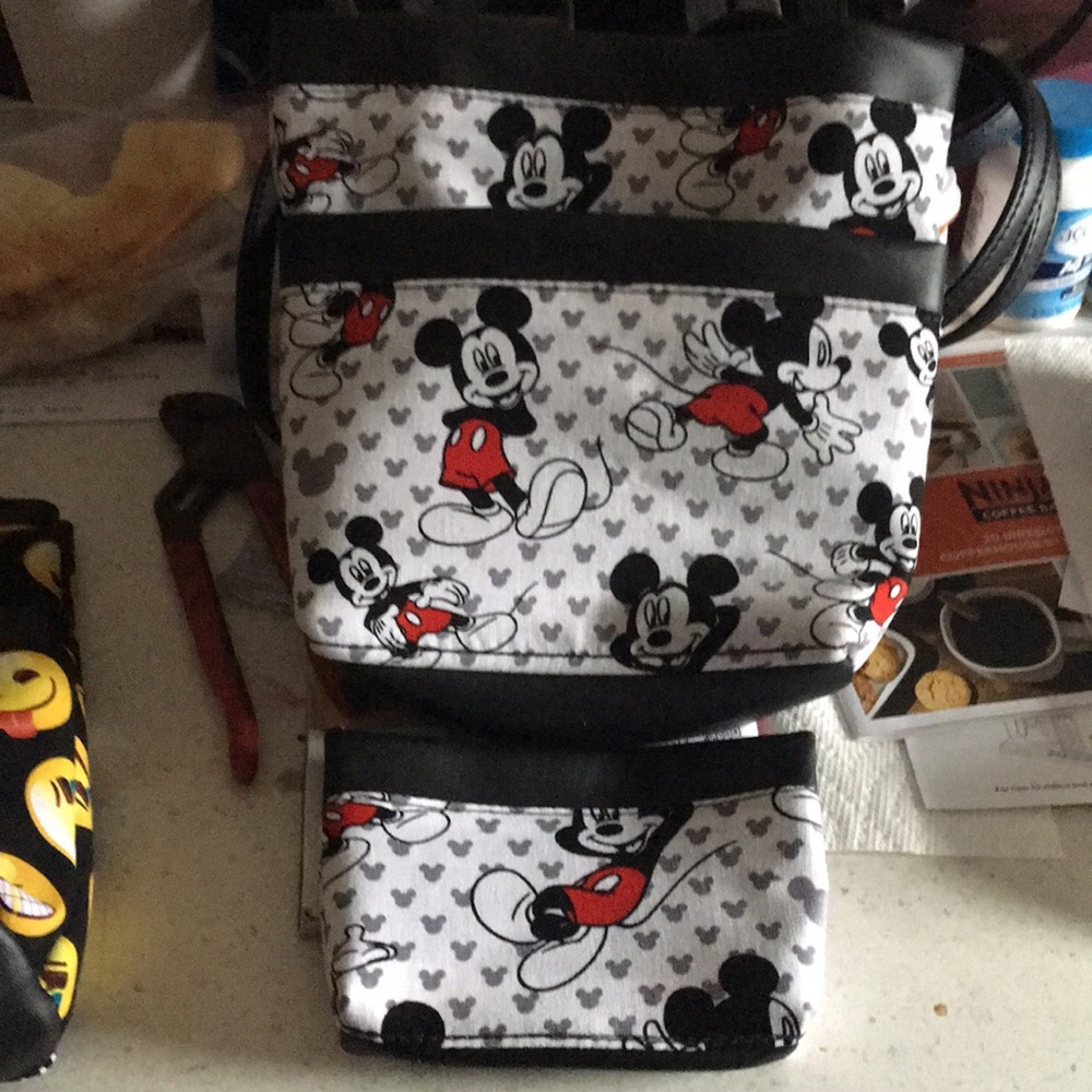 Child’s purse with matching coin purse